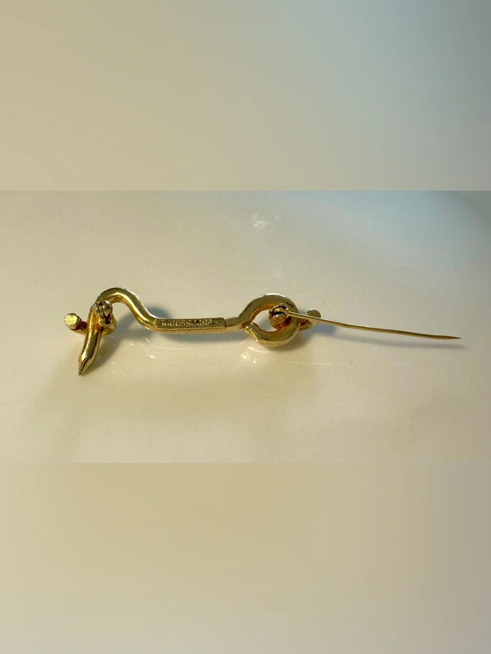 Vintage Signed ACCESSOCRAFT Hook & Eye LATCH PIN/Brooch~Gold Tone